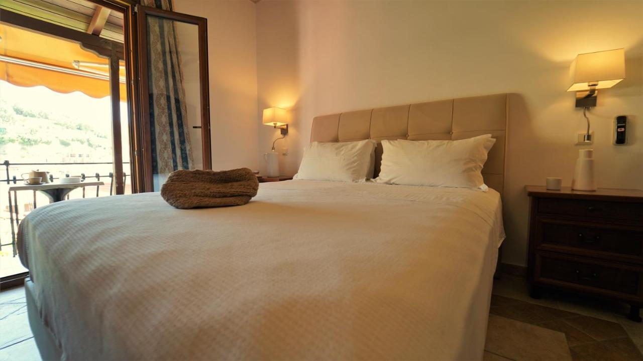 Hotel Tourist Parga Exteriör bild